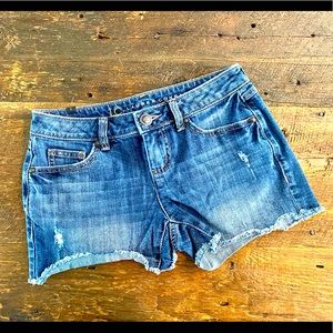 Lauren Conrad Distressed Denim Shorts, Size 0